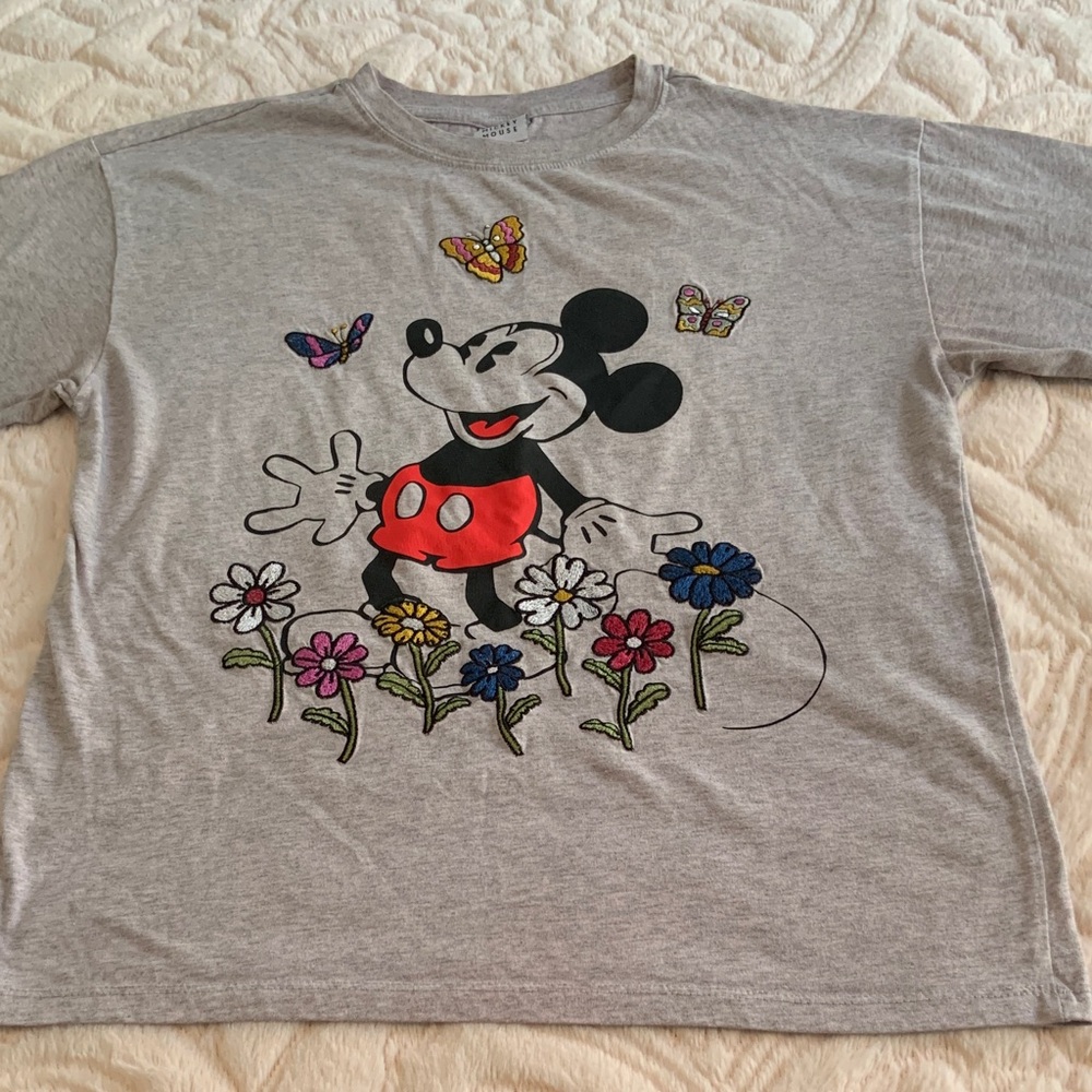 GRAPHIC T-SHIRT:  Embroidered Gray Mickey Mouse women’s T-Shirt